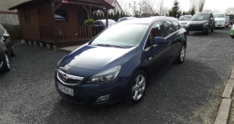 Opel Astra cena 24700 przebieg: 178000, rok produkcji 2011 z Wojcieszów małe 562